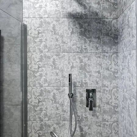 Petit 4* لوريتو